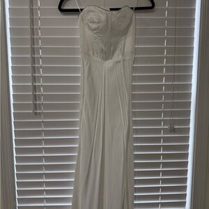Elegant White Strapless Dress